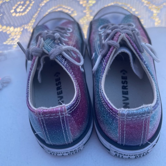 Converse - Picture 3 of 5